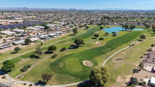 10101 W PINEAIRE Drive, Sun City, AZ 85351