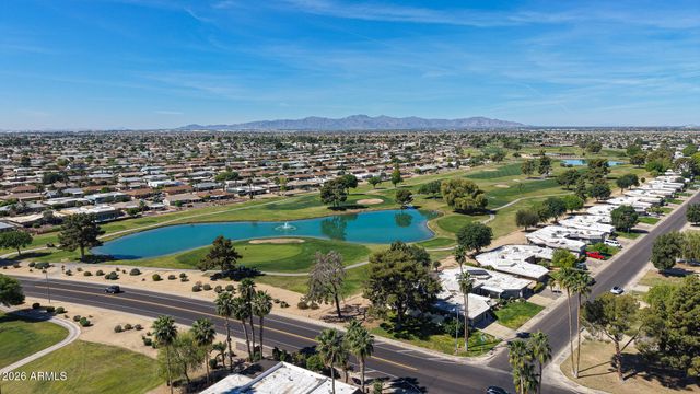 10101 W PINEAIRE Drive, Sun City, AZ 85351