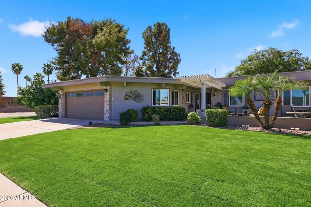 10101 W PINEAIRE Drive, Sun City, AZ 85351