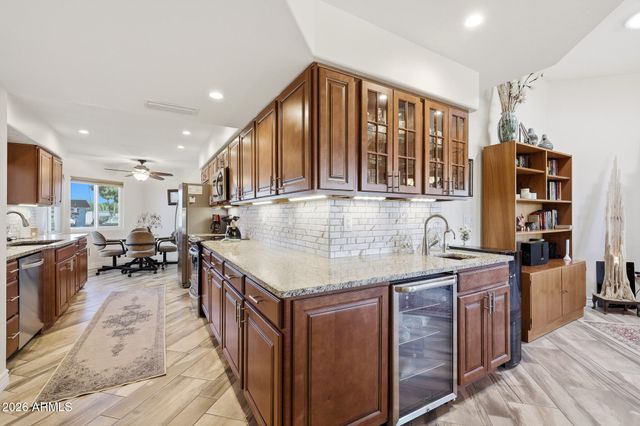 10101 W PINEAIRE Drive, Sun City, AZ 85351