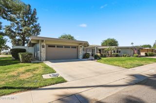 10101 W PINEAIRE Drive, Sun City, AZ 85351