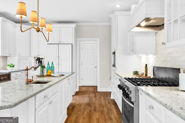 5555 Hampstead Way, Johns Creek, GA 30097