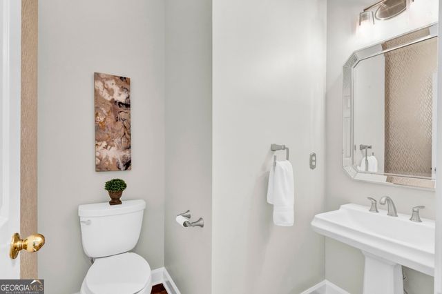 5555 Hampstead Way, Johns Creek, GA 30097