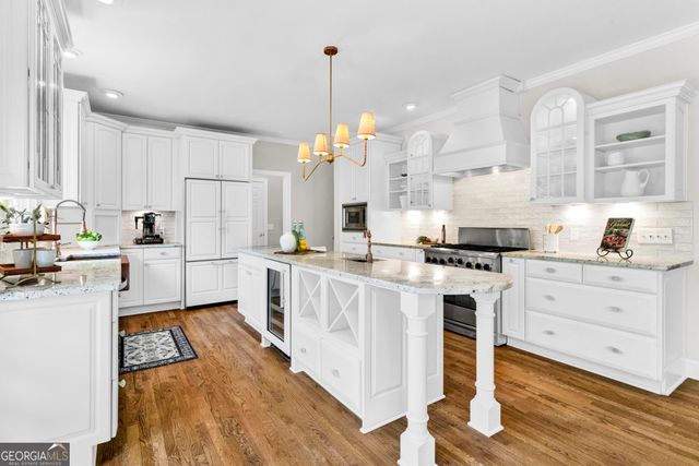 5555 Hampstead Way, Johns Creek, GA 30097