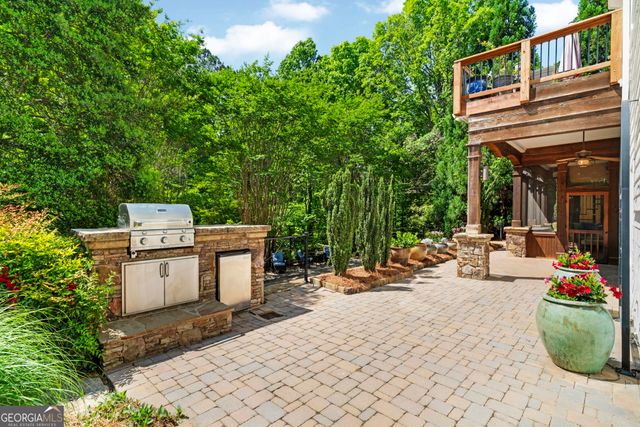 5555 Hampstead Way, Johns Creek, GA 30097