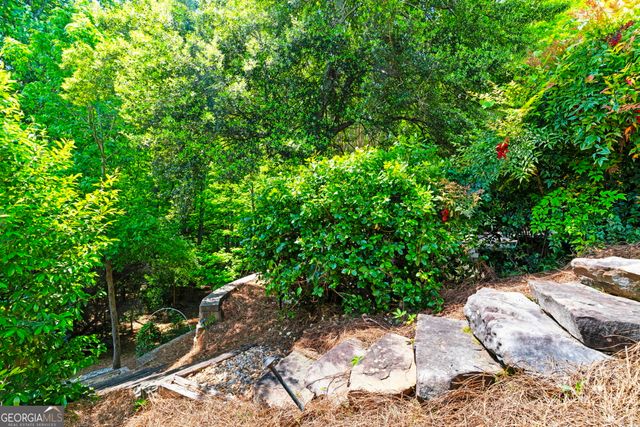 5555 Hampstead Way, Johns Creek, GA 30097