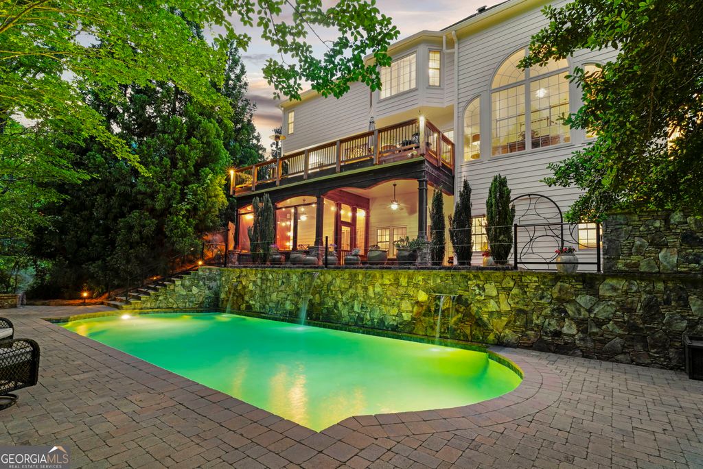 5555 Hampstead Way, Johns Creek, GA 30097
