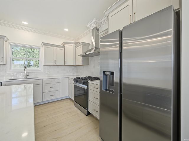 3575 Sand Drive, Newburgh, IN 47630