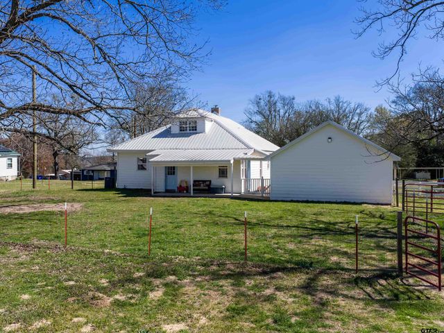 117 Starnes St., Winona, TX 75792