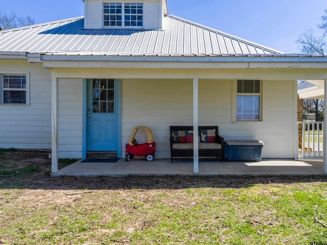 117 Starnes St., Winona, TX 75792