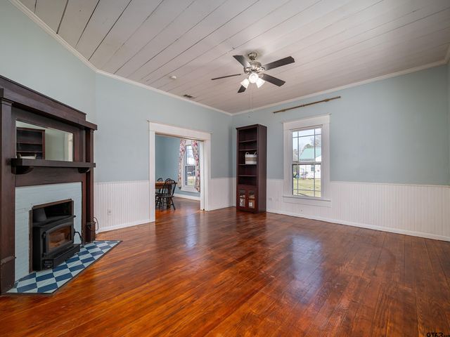 117 Starnes St., Winona, TX 75792