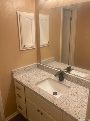 1915 ELSWORTHY ST, San Antonio, TX 78248