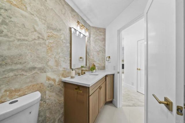 12122 Royal Birkdale Row 303, San Diego, CA 92128