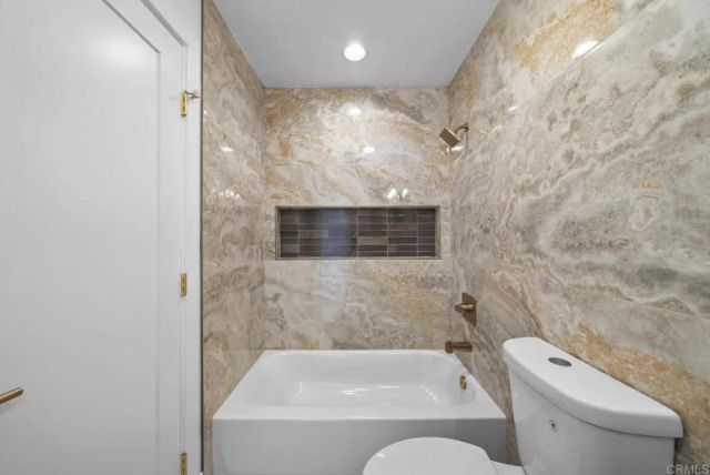 12122 Royal Birkdale Row 303, San Diego, CA 92128