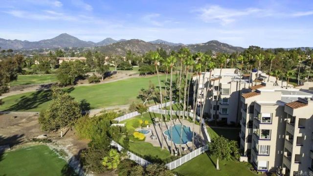 12122 Royal Birkdale Row 303, San Diego, CA 92128