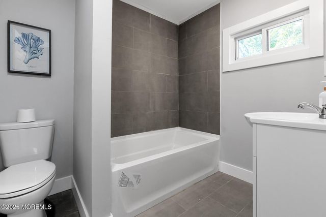 33 Grove Place, Keansburg, NJ 07734