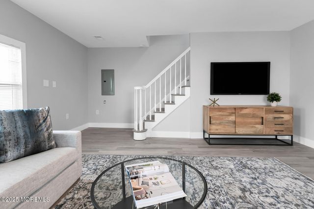 33 Grove Place, Keansburg, NJ 07734