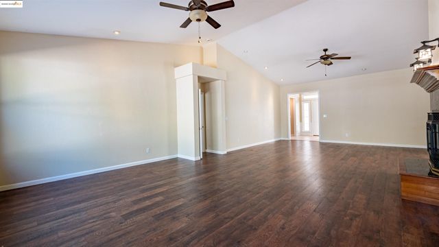 4705 Golden Bear Dr, Antioch, CA 94531