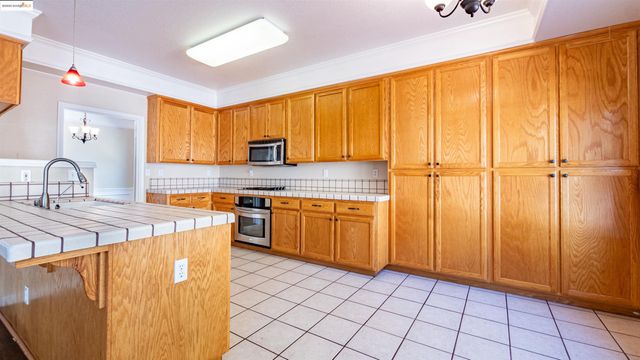 4705 Golden Bear Dr, Antioch, CA 94531