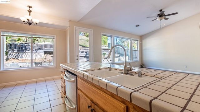 4705 Golden Bear Dr, Antioch, CA 94531