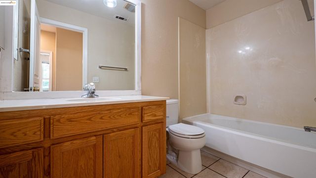 4705 Golden Bear Dr, Antioch, CA 94531