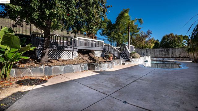 4705 Golden Bear Dr, Antioch, CA 94531