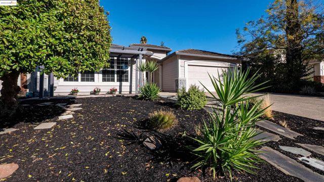 4705 Golden Bear Dr, Antioch, CA 94531