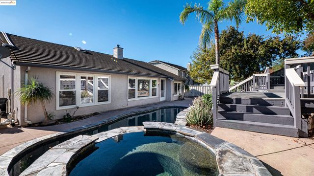 4705 Golden Bear Dr, Antioch, CA 94531