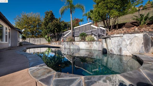4705 Golden Bear Dr, Antioch, CA 94531
