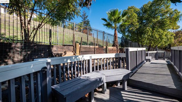 4705 Golden Bear Dr, Antioch, CA 94531