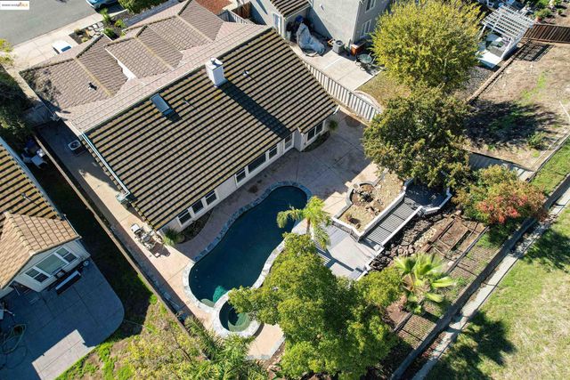 4705 Golden Bear Dr, Antioch, CA 94531