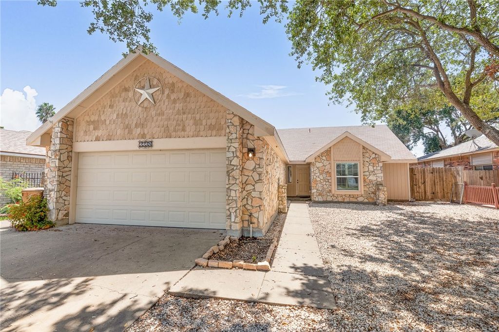 2238 BAFFIN BAY Dr, Corpus Christi, TX 78418 — photo 2