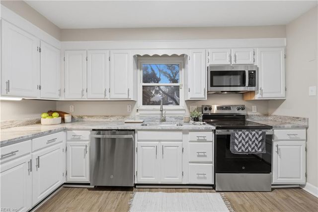 1041 Manchester AVE, Norfolk, VA 23508