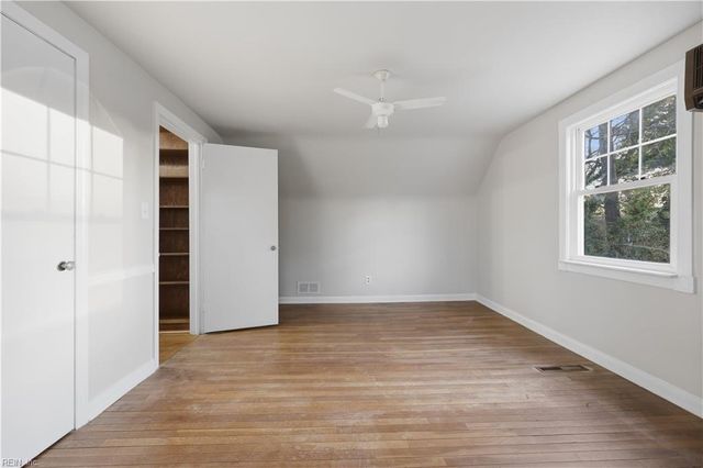 1041 Manchester AVE, Norfolk, VA 23508