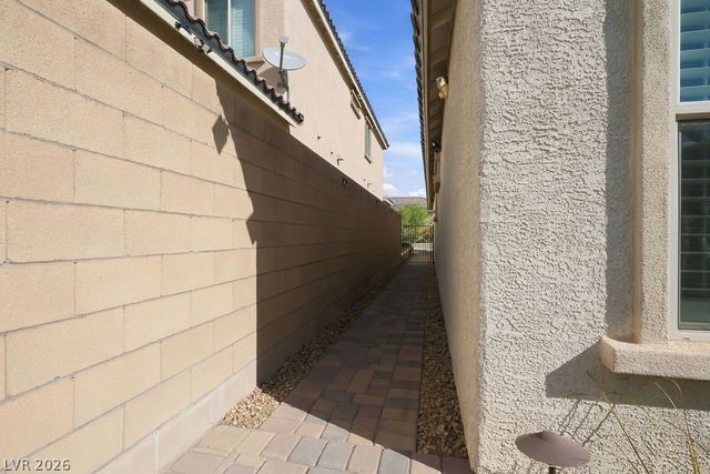 9945 Bristlecone Skye Avenue, Las Vegas, NV 89166
