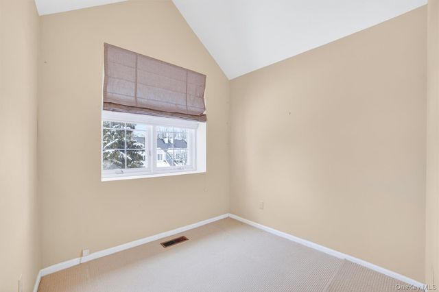 23 Berrybush Lane, Hastings-on-hudson, NY 10706