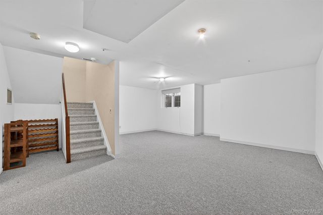 23 Berrybush Lane, Hastings-on-hudson, NY 10706