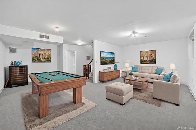 23 Berrybush Lane, Hastings-on-hudson, NY 10706