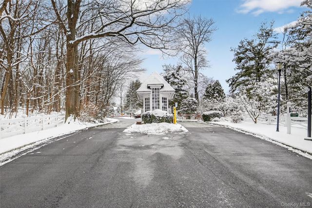 23 Berrybush Lane, Hastings-on-hudson, NY 10706