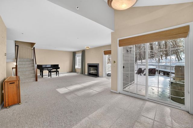 23 Berrybush Lane, Hastings-on-hudson, NY 10706