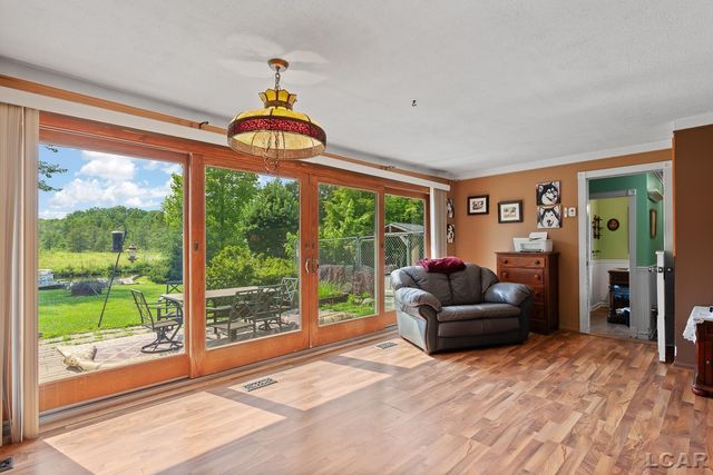 753 Vaniman Island Drive, Brooklyn, MI 49230