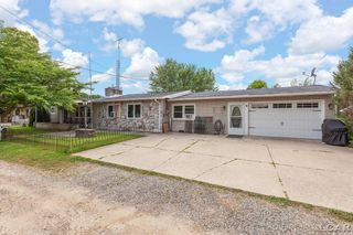 753 Vaniman Island Drive, Brooklyn, MI 49230