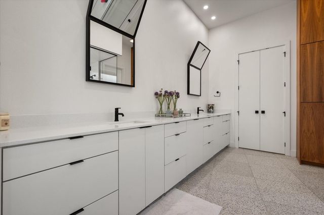 701 N 12th Street, Wolfforth, TX 79382