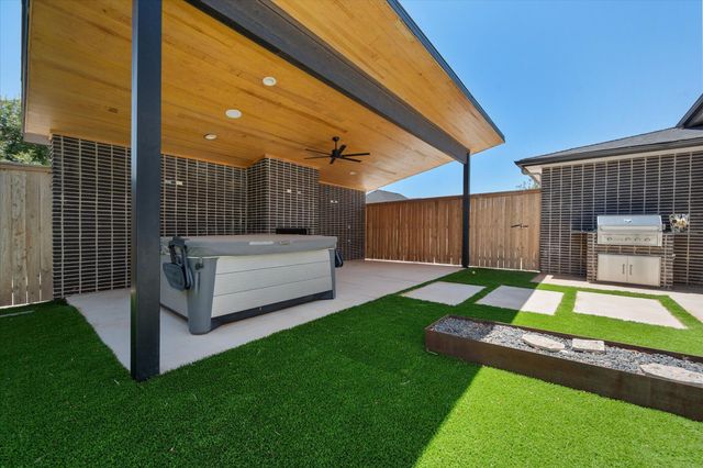 701 N 12th Street, Wolfforth, TX 79382