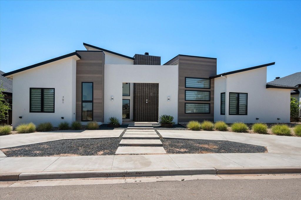 701 N 12th Street, Wolfforth, TX 79382