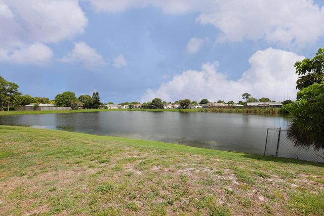 5023 E Society Pl Place E E, West Palm Beach, FL 33415