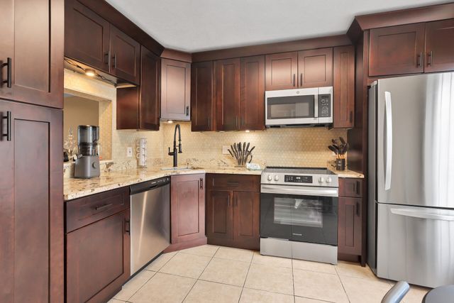 5023 E Society Pl Place E E, West Palm Beach, FL 33415
