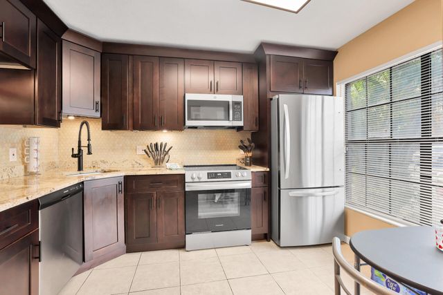 5023 E Society Pl Place E E, West Palm Beach, FL 33415