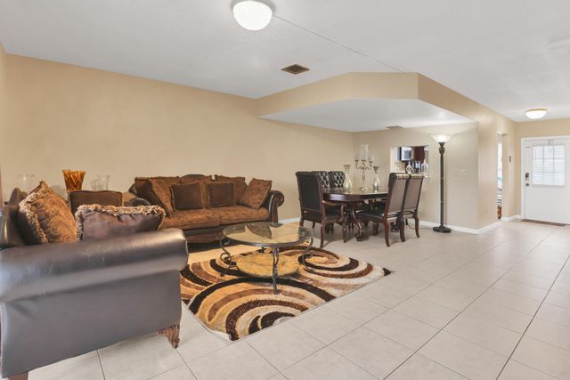 5023 E Society Pl Place E E, West Palm Beach, FL 33415
