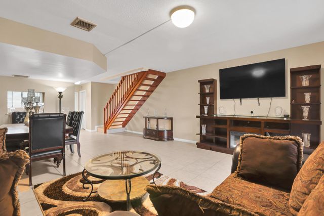 5023 E Society Pl Place E E, West Palm Beach, FL 33415